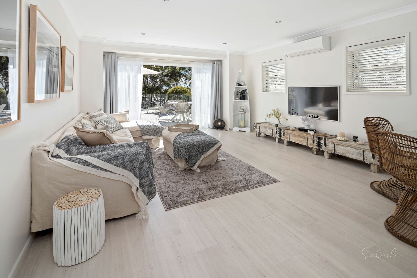 Soulshine Beachside Penthouse, views over Denhams Beach