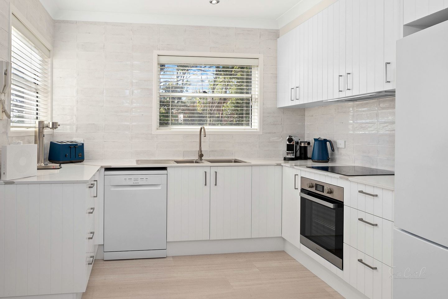 Soulshine Beachside Penthouse, views over Denhams Beach