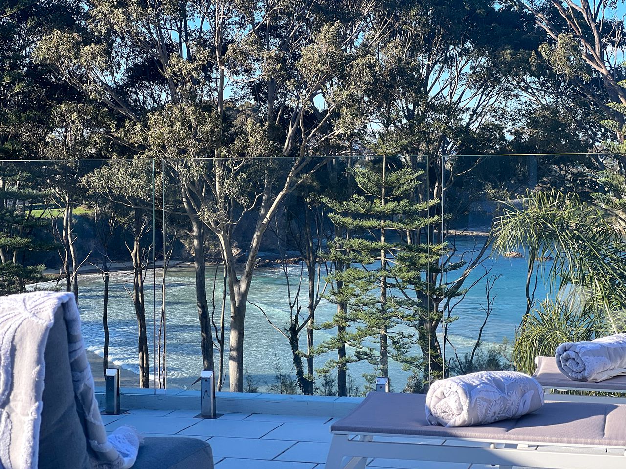 Soulshine Beachside Penthouse, views over Denhams Beach