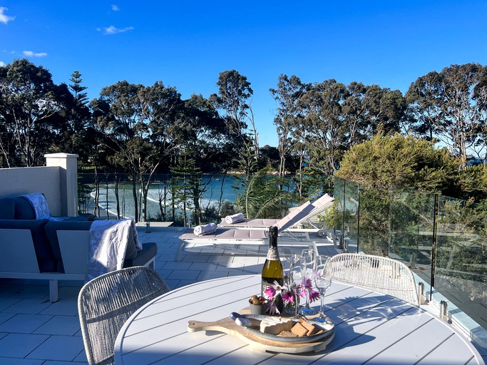 Beach Houses (Australia, Denhams Beach, New South Wales)