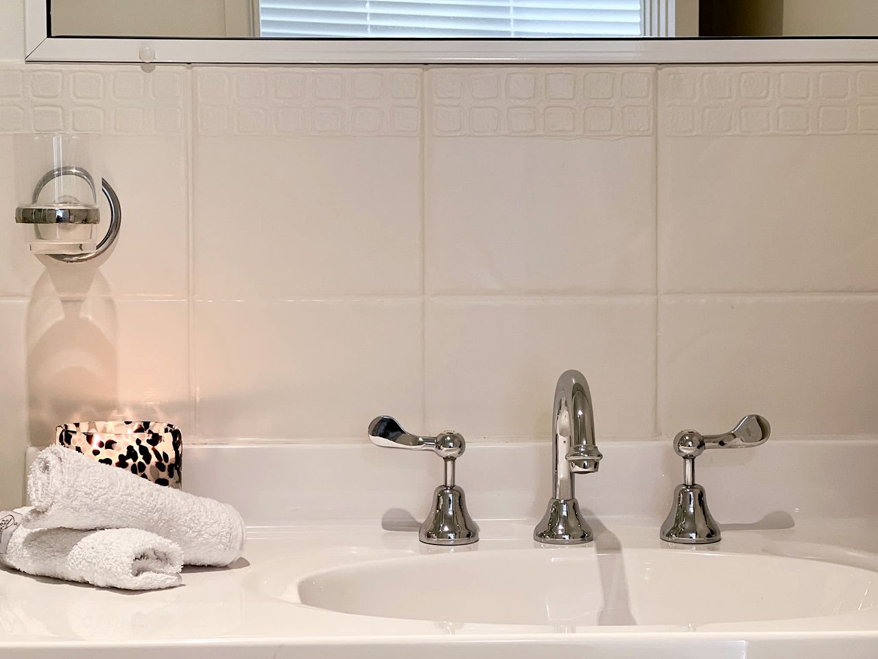 Soulshine Beachside Penthouse, views over Denhams Beach