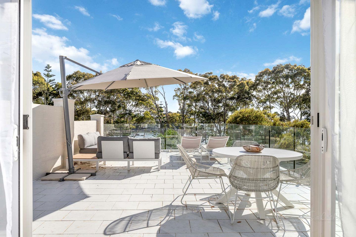 Soulshine Beachside Penthouse, views over Denhams Beach