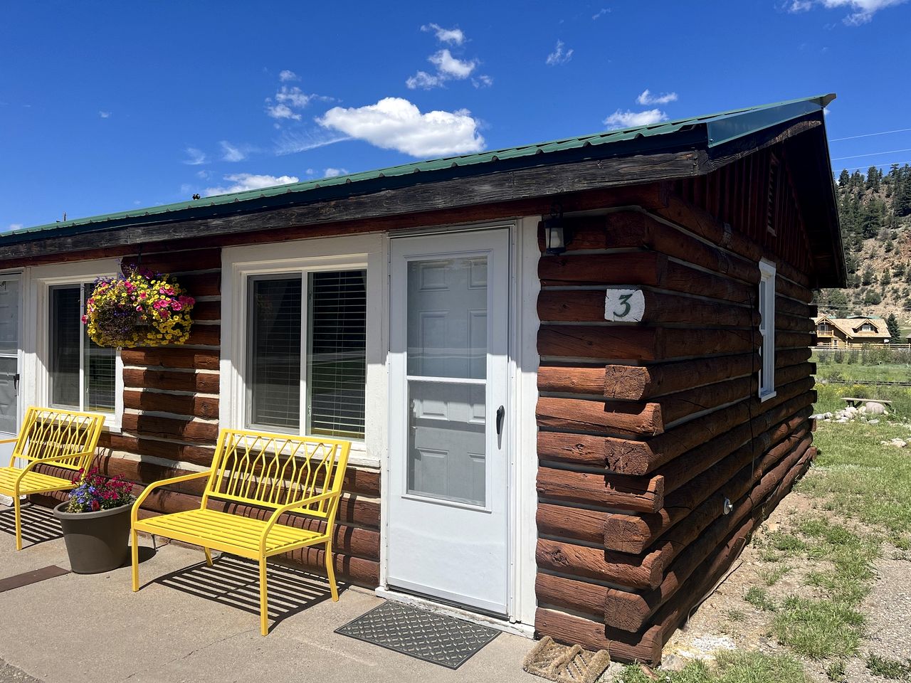 Cabins (United States of America, South Fork, Colorado)