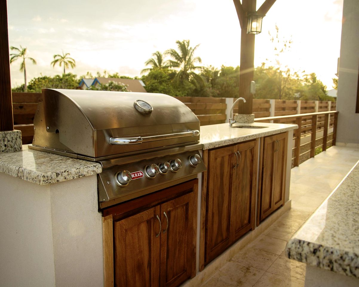 Gorgeous Beach House with Swimming Pool and Beach Access in Belize City, Belize District