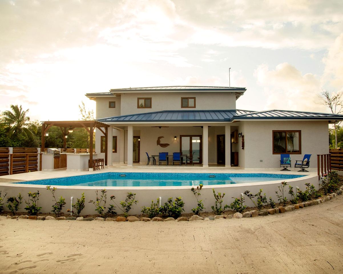 Gorgeous Beach House with Swimming Pool and Beach Access in Belize City, Belize District