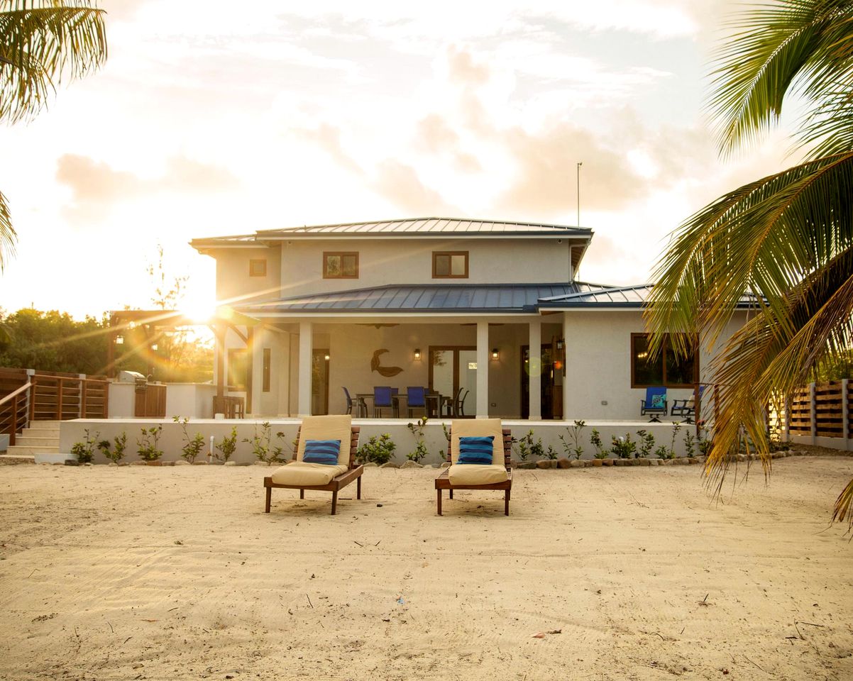 Gorgeous Beach House with Swimming Pool and Beach Access in Belize City, Belize District