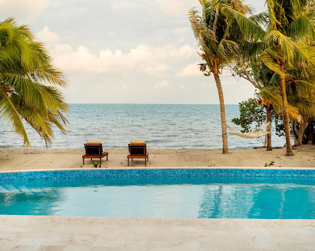 Gorgeous Beach House with Swimming Pool and Beach Access in Belize City, Belize District