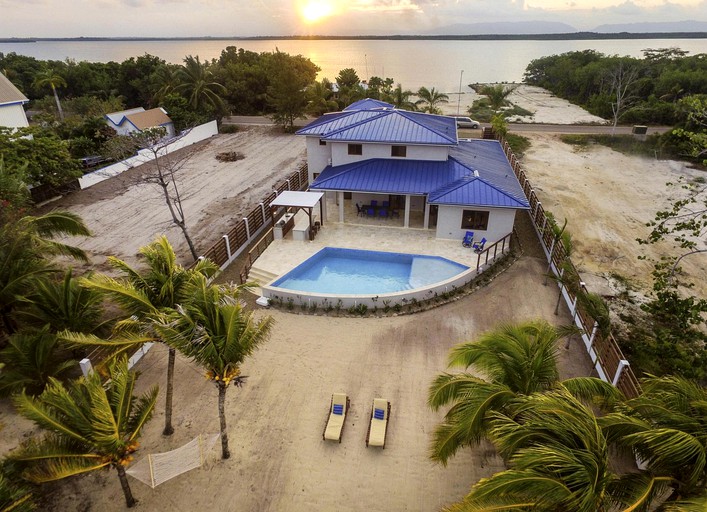 Beach Houses (Belize, Belize City, Belize District)