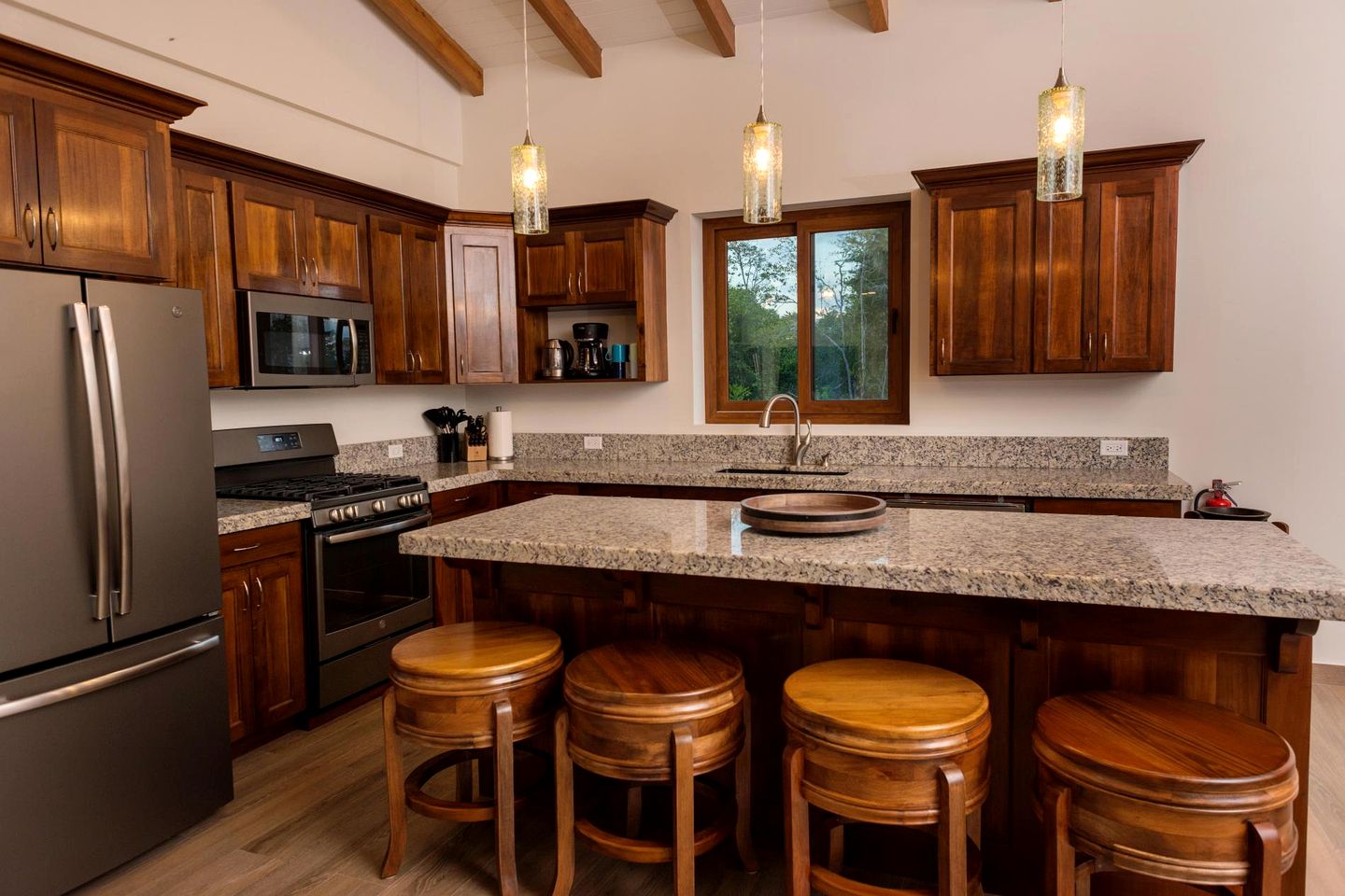 Gorgeous Beach House with Swimming Pool and Beach Access in Belize City, Belize District