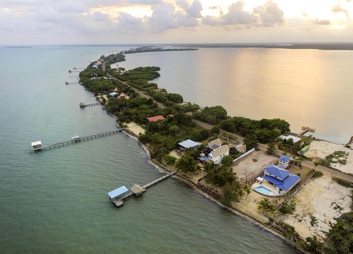 Beach Houses (Belize, Belize City, Belize District)