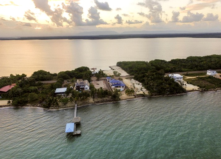 Beach Houses (Belize, Belize City, Belize District)