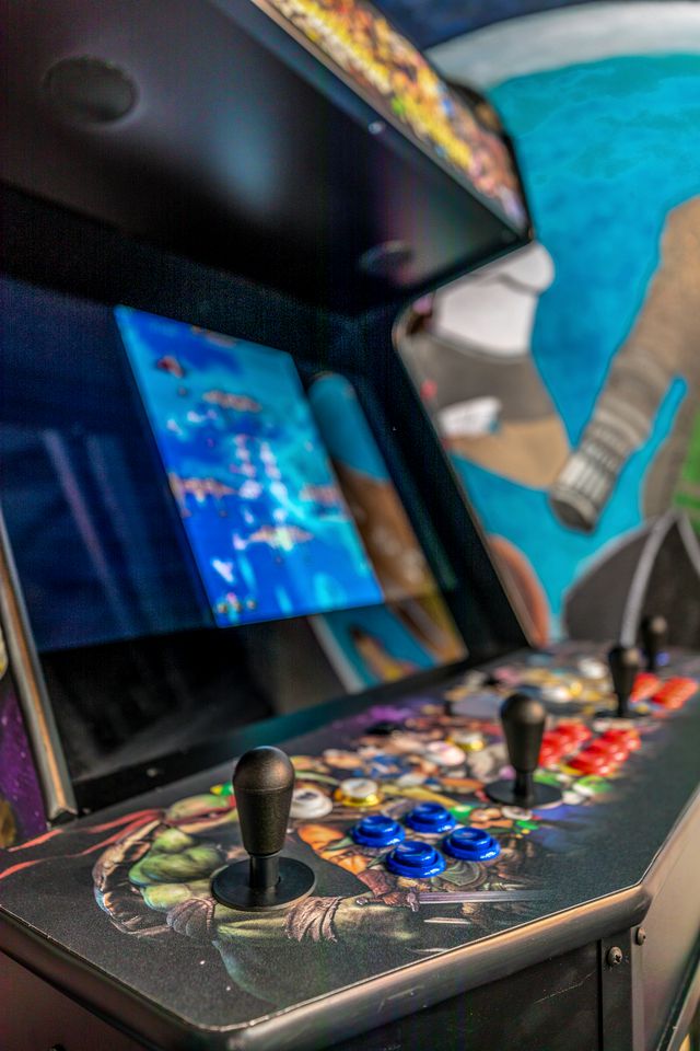 Charming Cottage with Swimming Pool, Sauna, Game Room and Private Cinema in Cosby, Tennessee