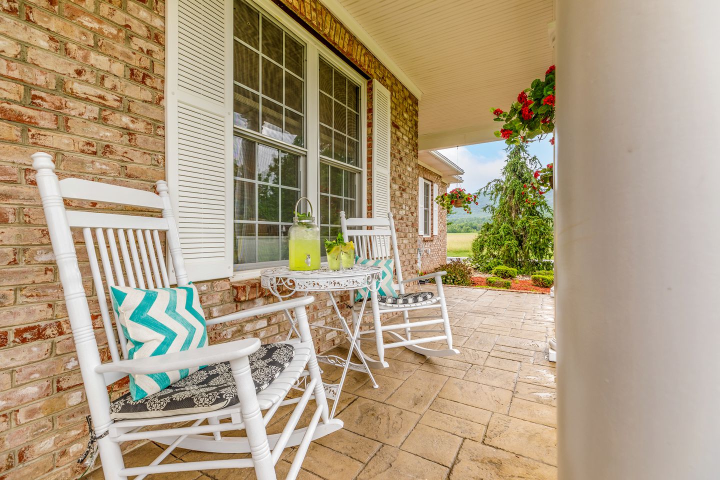 Charming Cottage with Swimming Pool, Sauna, Game Room and Private Cinema in Cosby, Tennessee