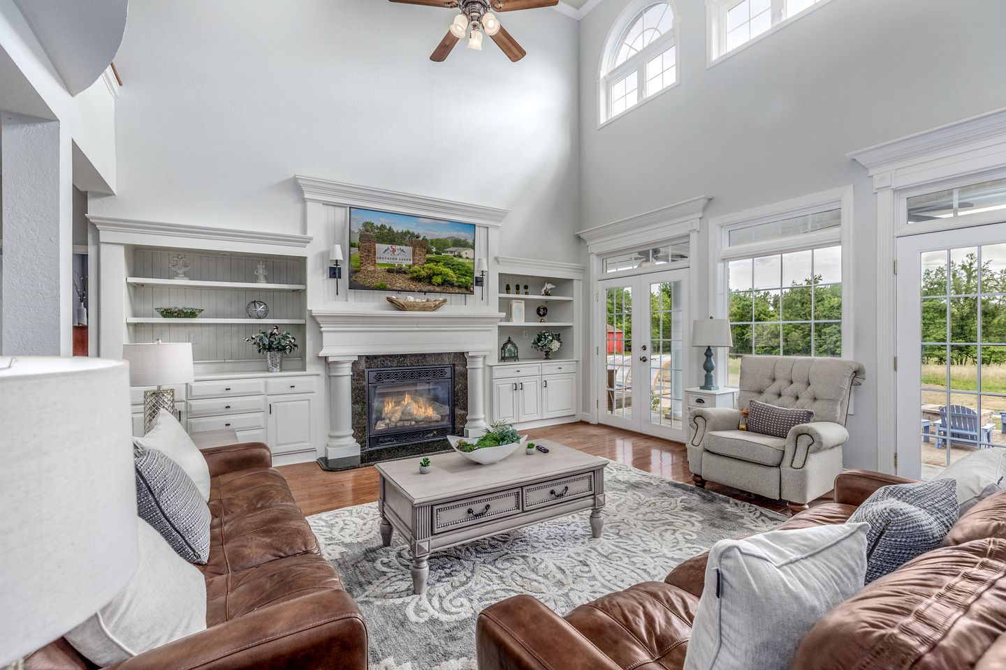 Charming Cottage with Swimming Pool, Sauna, Game Room and Private Cinema in Cosby, Tennessee