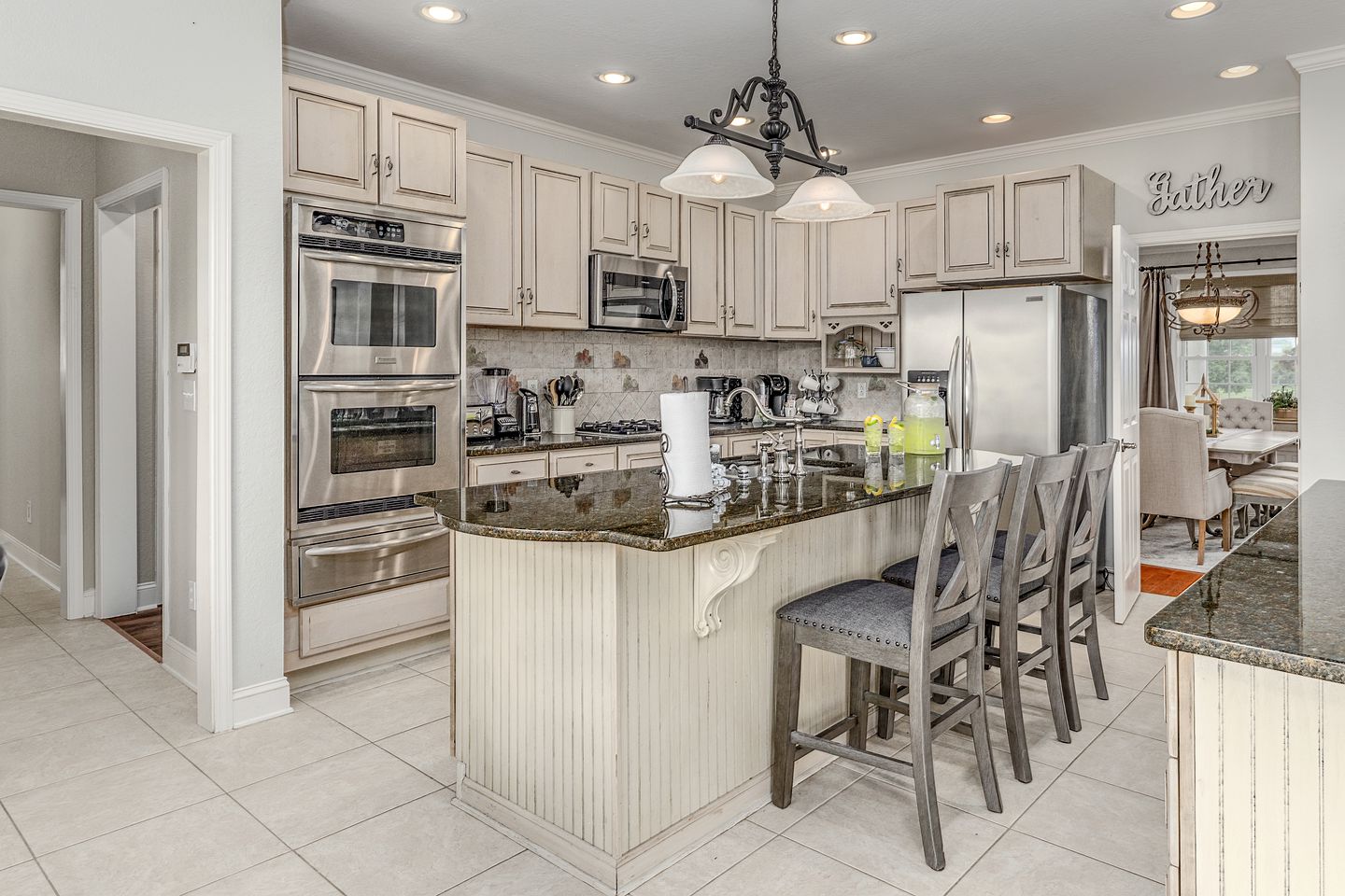 Charming Cottage with Swimming Pool, Sauna, Game Room and Private Cinema in Cosby, Tennessee