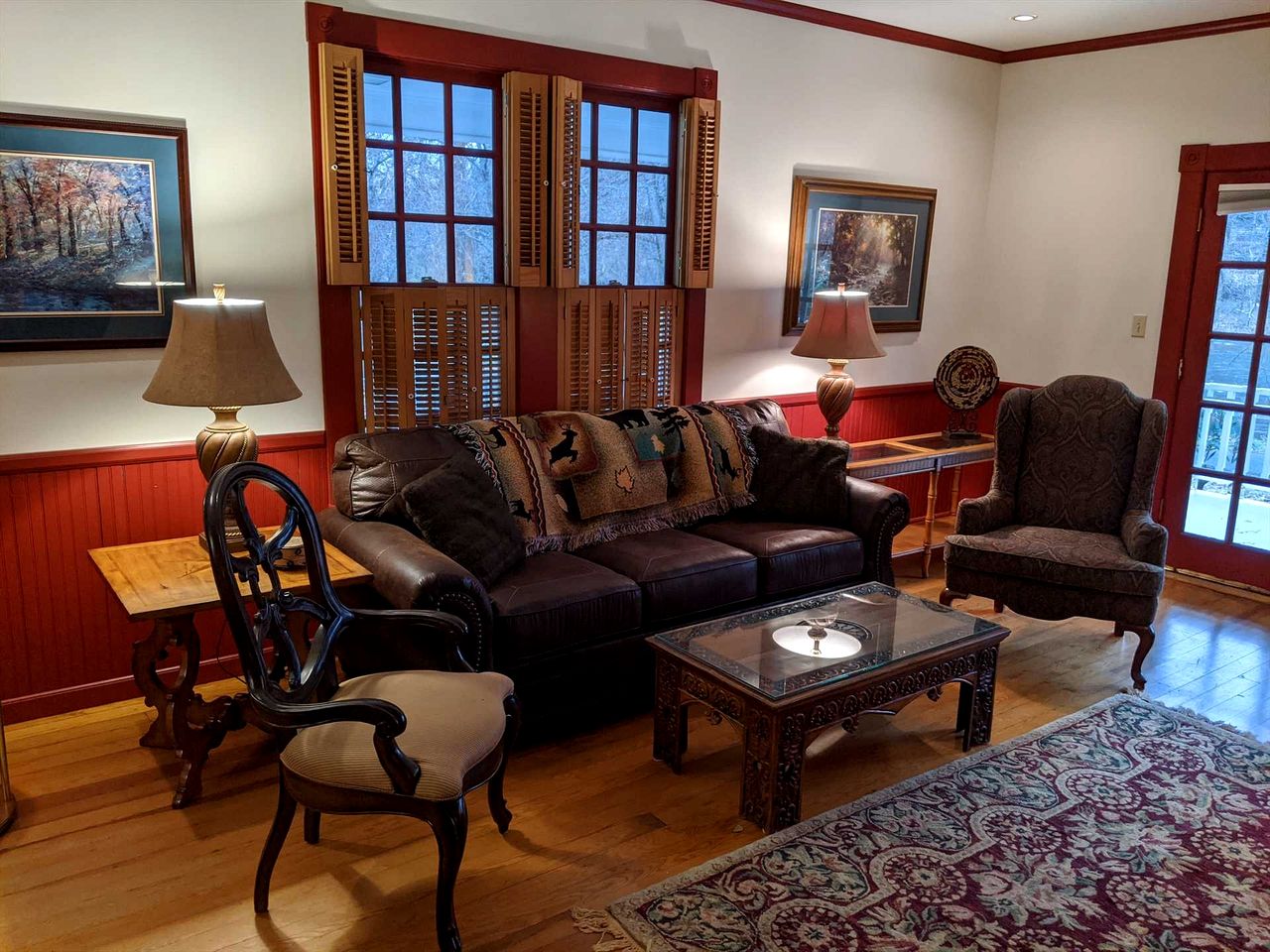 Idyllic Pet-Friendly Riverside Retreat with Hot Tub near Great Smoky Mountains, Bryson City, North Carolina