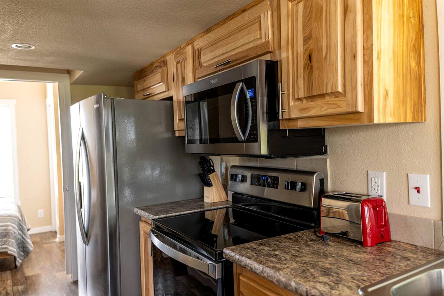 Southern Comfort Meets Glamping Chic: Texas Cabin Getaway near Waco