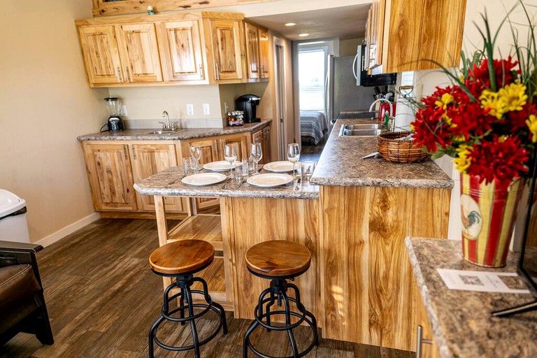 Cabins (United States of America, Chilton, Texas)