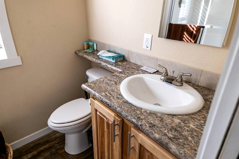 Cabins (United States of America, Chilton, Texas)