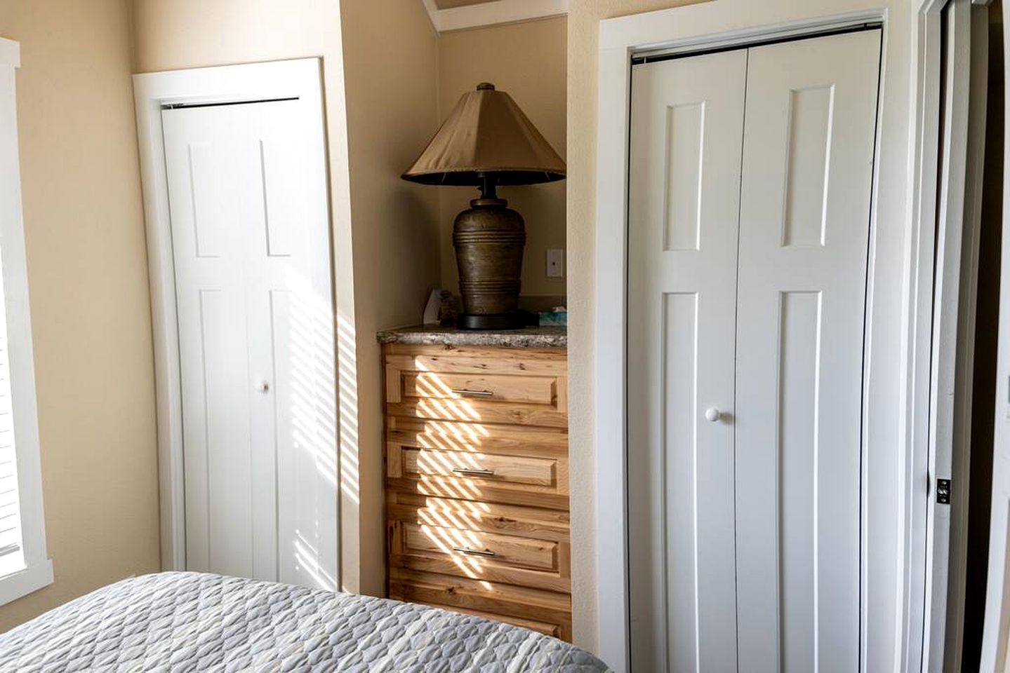 Southern Comfort Meets Glamping Chic: Texas Cabin Getaway near Waco