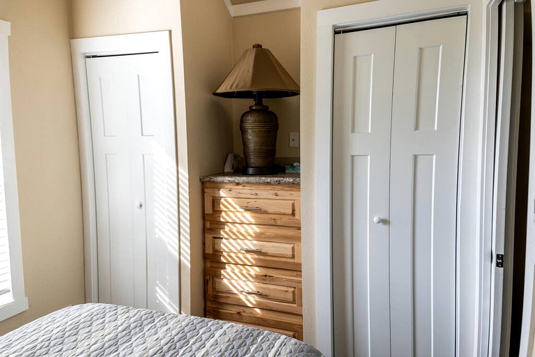 Cabins (United States of America, Chilton, Texas)