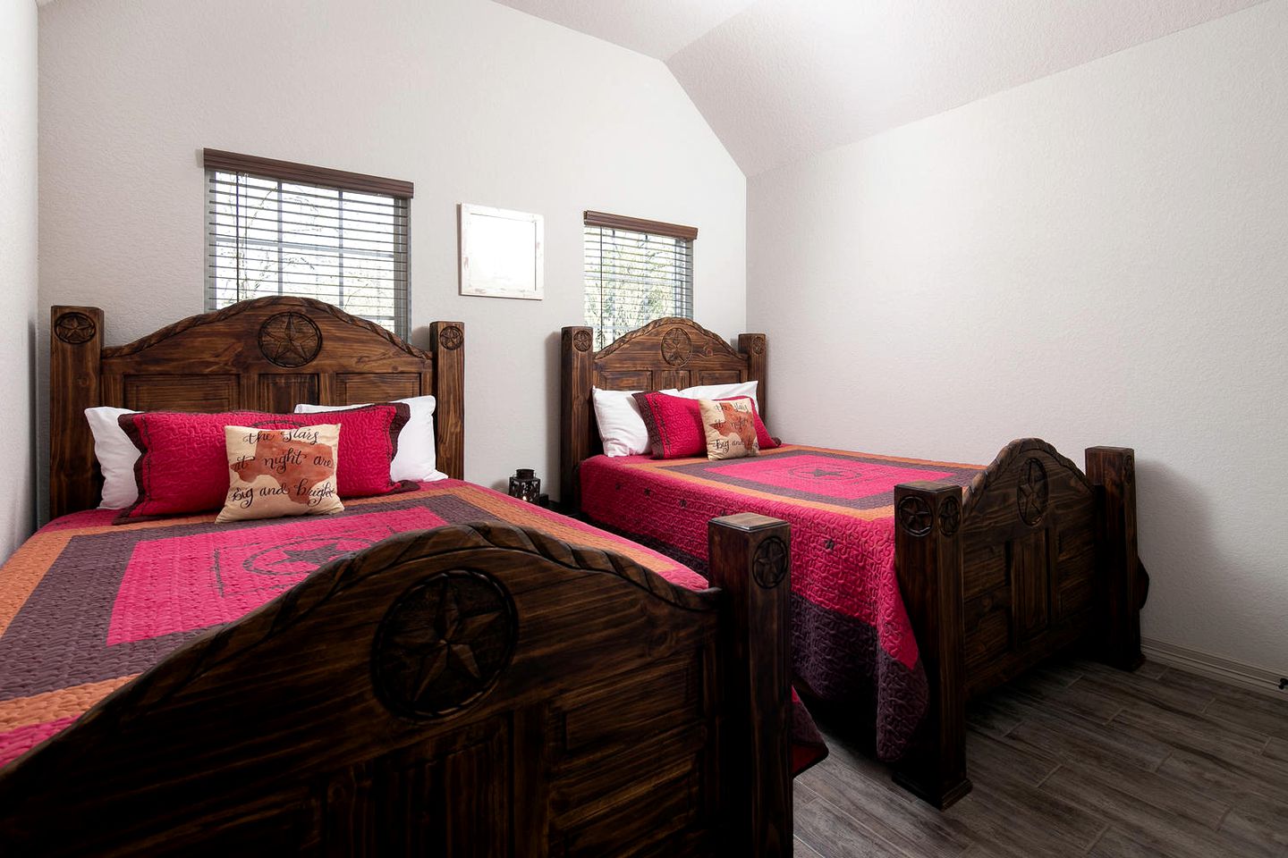 Guadalupe River Glamping Home, Perfect for a Family Adventure in Canyon Lake, Texas