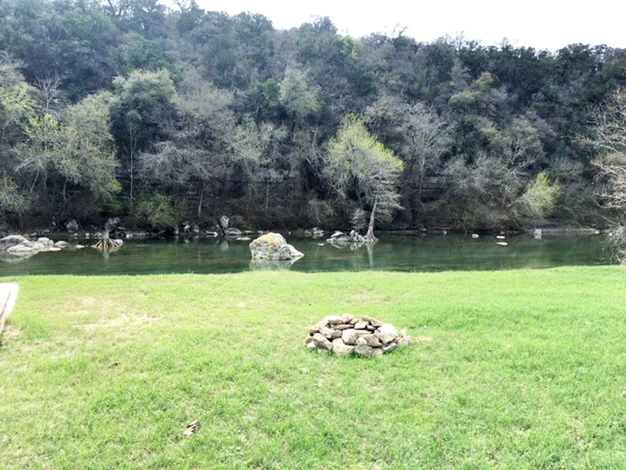 Guadalupe River Glamping Home, Perfect for a Family Adventure in Canyon Lake, Texas