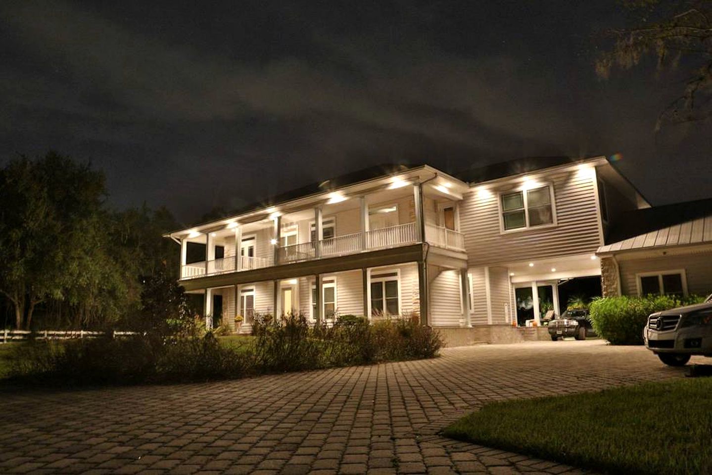 Luxurious Villa Rental with Pool and Hot Tub near Tampa, Florida