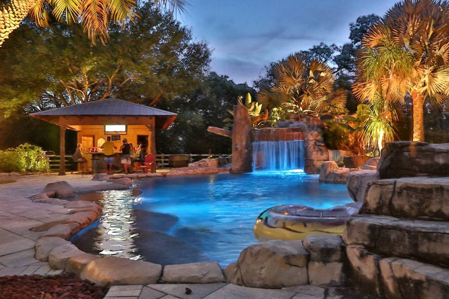 Luxurious Villa Rental with Pool and Hot Tub near Tampa, Florida