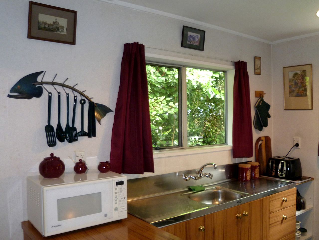 Lovely Cottage Rental near the Sandy Beach Shores in Papatowai, South Island