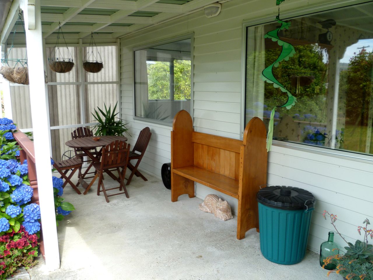 Beautiful Cottage Rental near the Native Forest of the Catlins, South Island