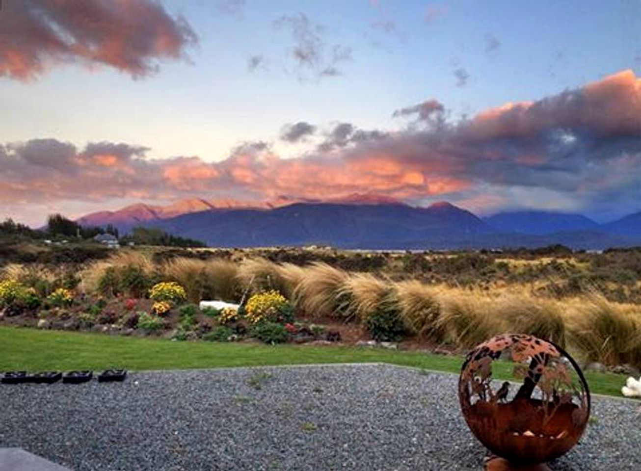 Boutique Bed and Breakfast on Five Rural Acres near Lake Te Anau, South Island