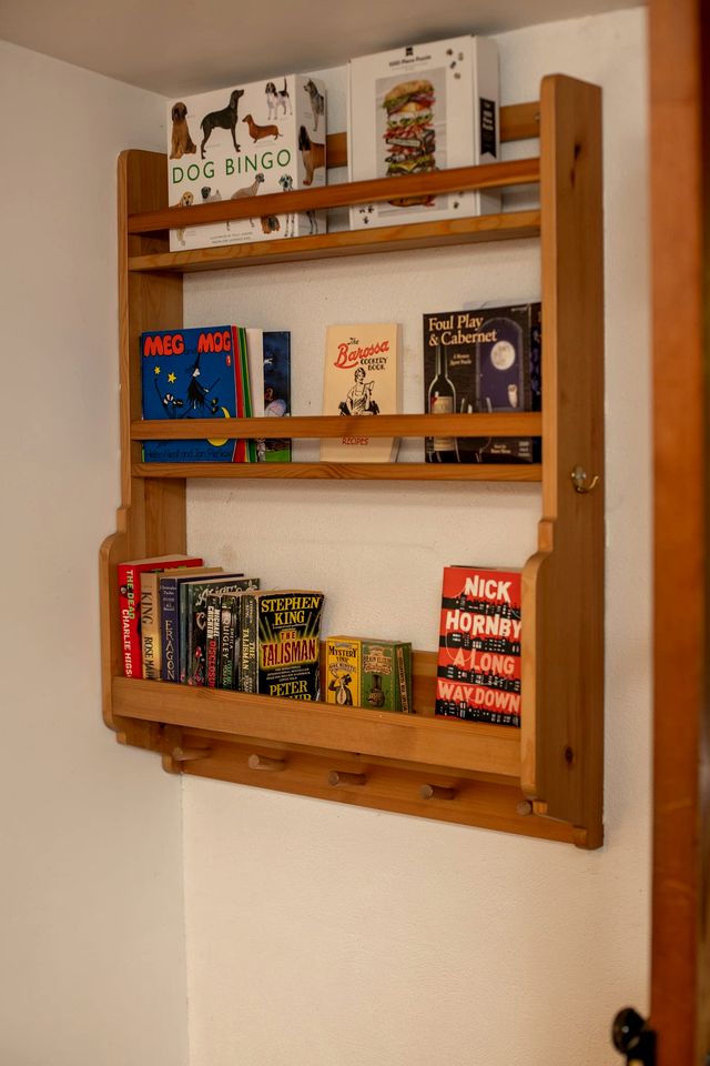 Sweet Countryside Cottage with Spa Bath in South Australia