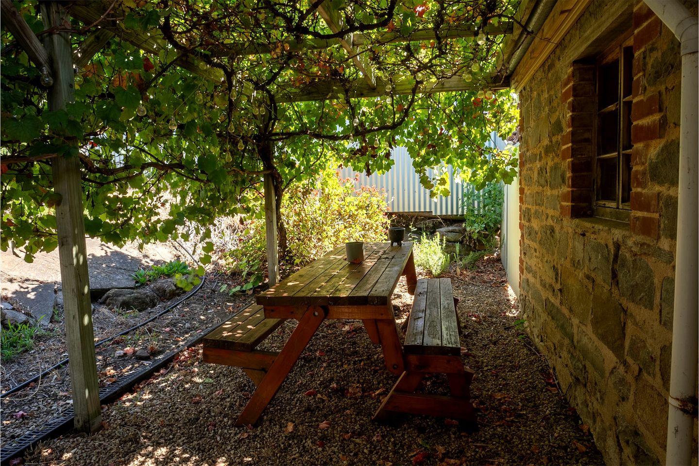 Sweet Countryside Cottage with Spa Bath in South Australia