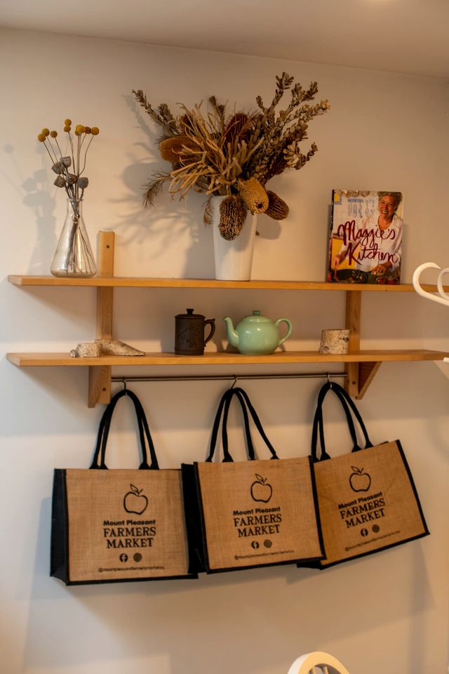 Sweet Countryside Cottage with Spa Bath in South Australia