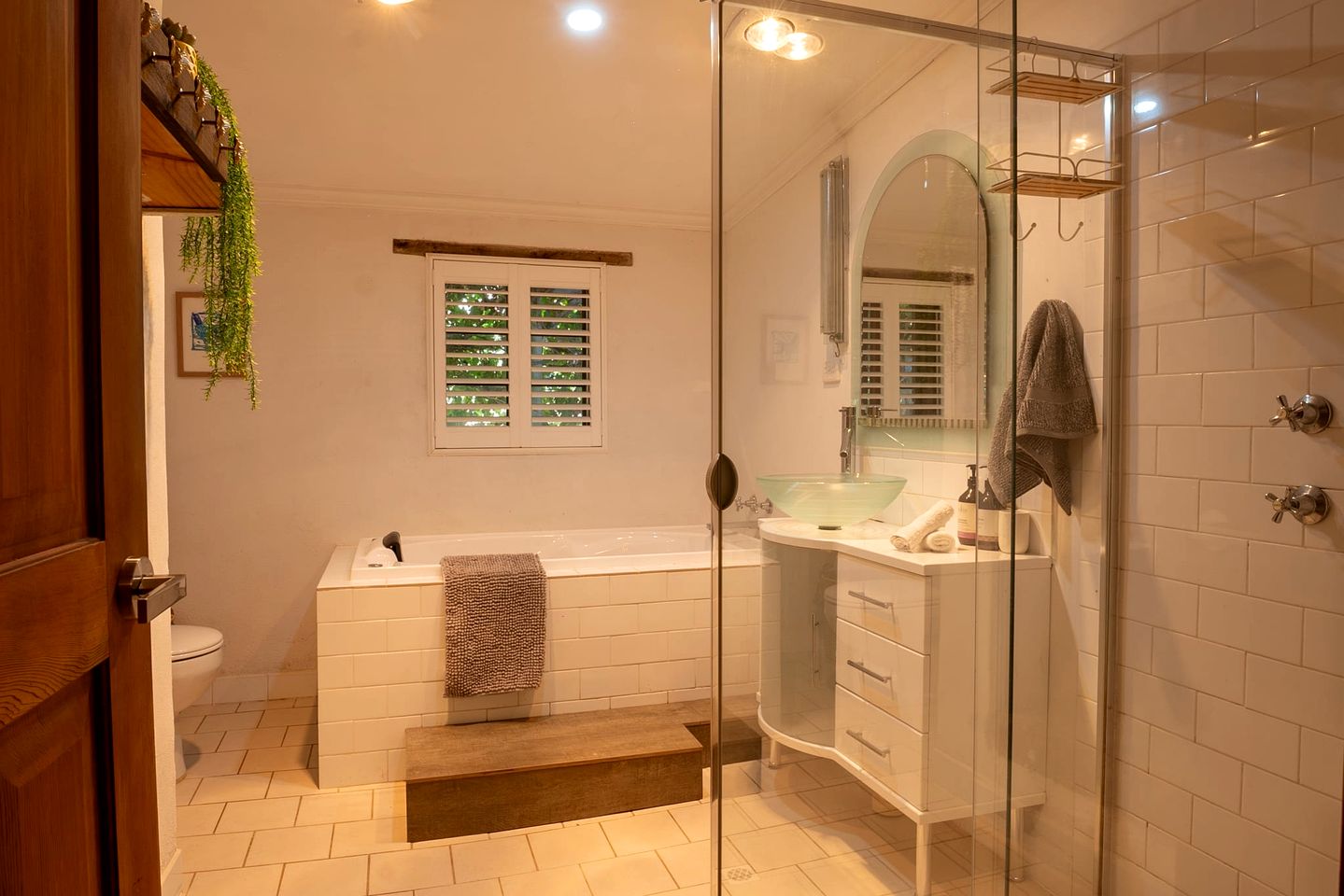 Sweet Countryside Cottage with Spa Bath in South Australia