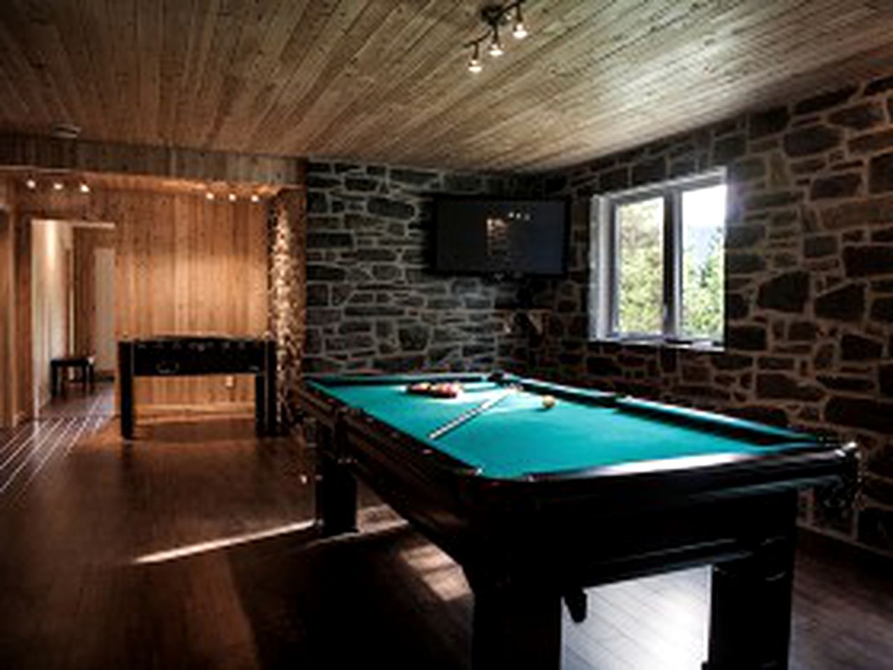 Woodland Chalet Rental for Spa Getaway near Stoneham in Quebec, Canada