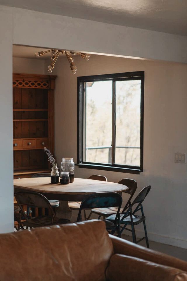 Spacious Four Bedroom Cabin on Private Land in Sierra National Forest, Perfect for a Tranquil Weekend in Nature with Family