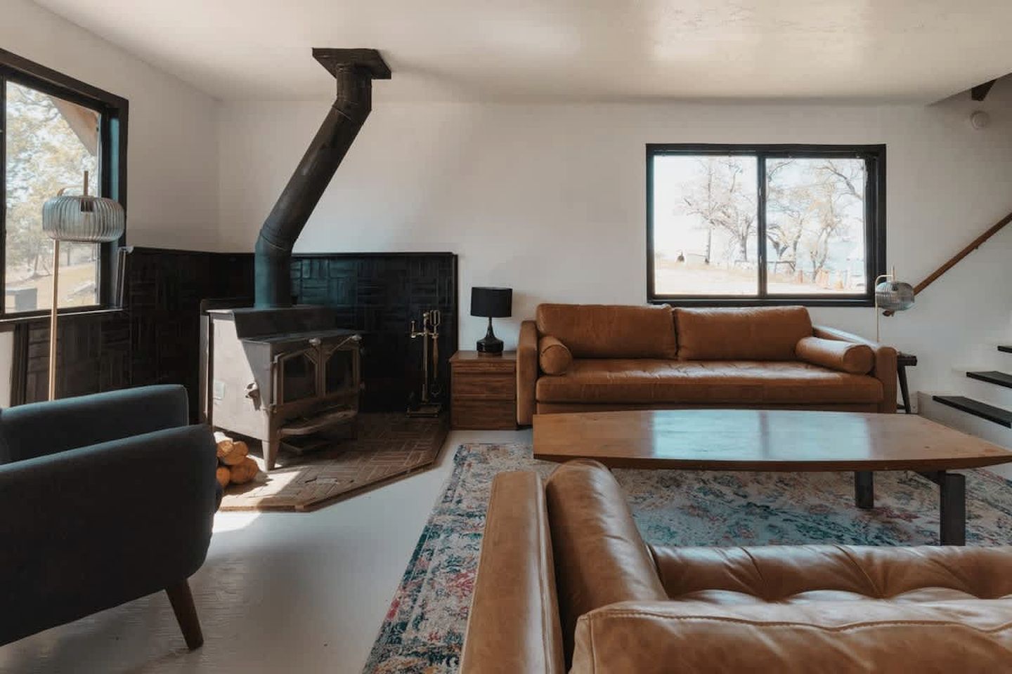 Spacious Four Bedroom Cabin on Private Land in Sierra National Forest, Perfect for a Tranquil Weekend in Nature with Family