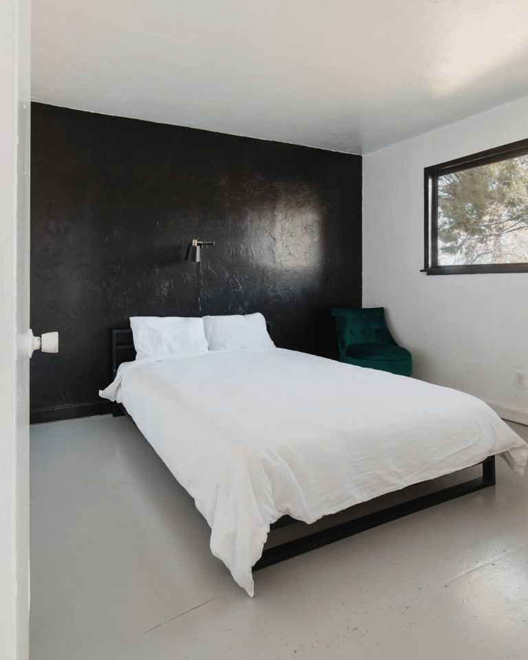 Spacious Four Bedroom Cabin on Private Land in Sierra National Forest, Perfect for a Tranquil Weekend in Nature with Family