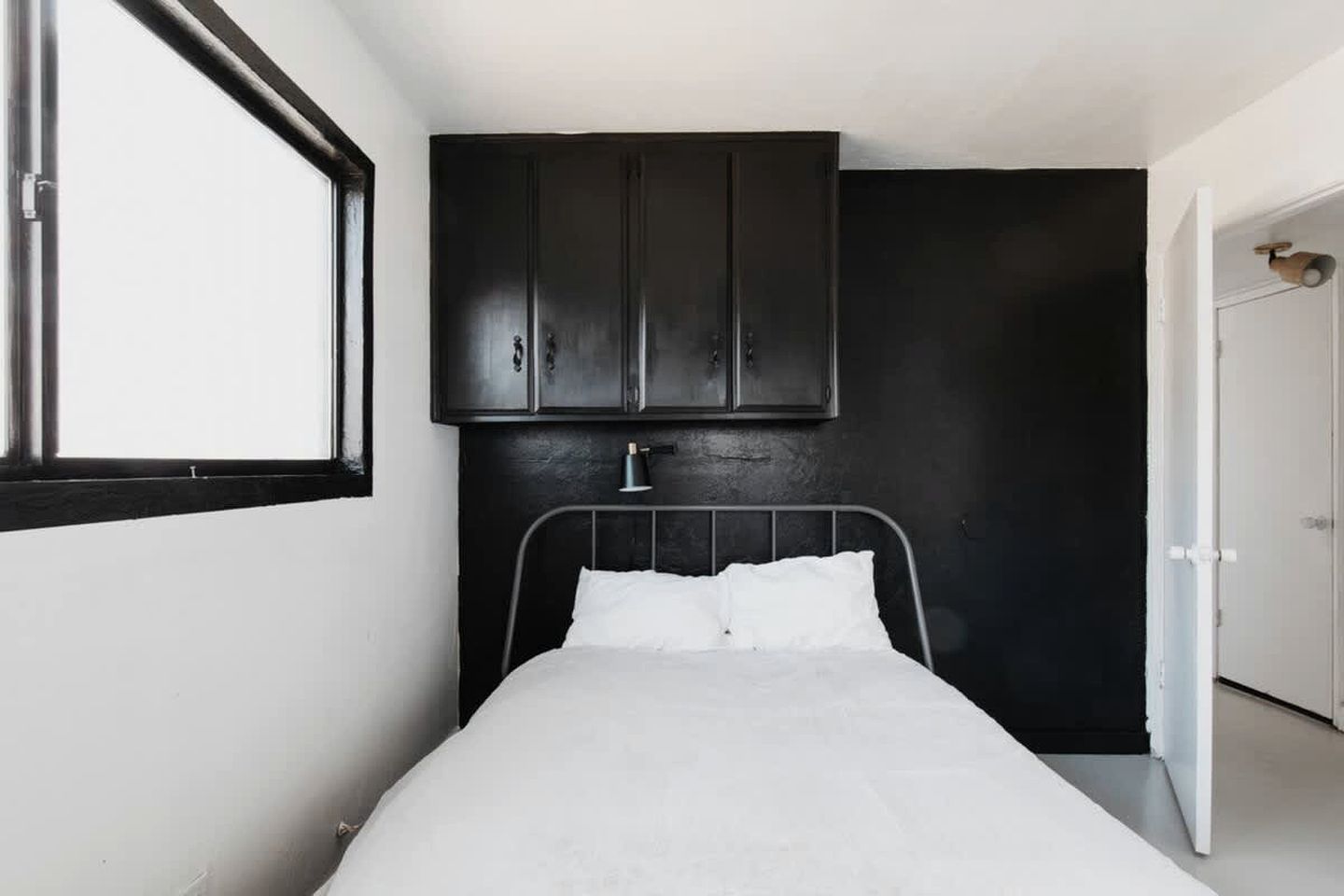 Spacious Four Bedroom Cabin on Private Land in Sierra National Forest, Perfect for a Tranquil Weekend in Nature with Family