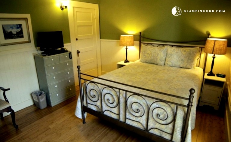 Delightful boutique bed and breakfast suite