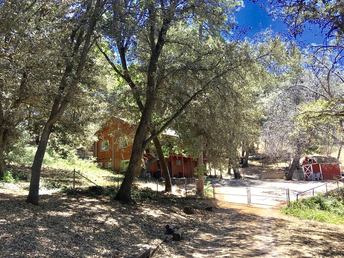 Cabins (Julian, California, United States)