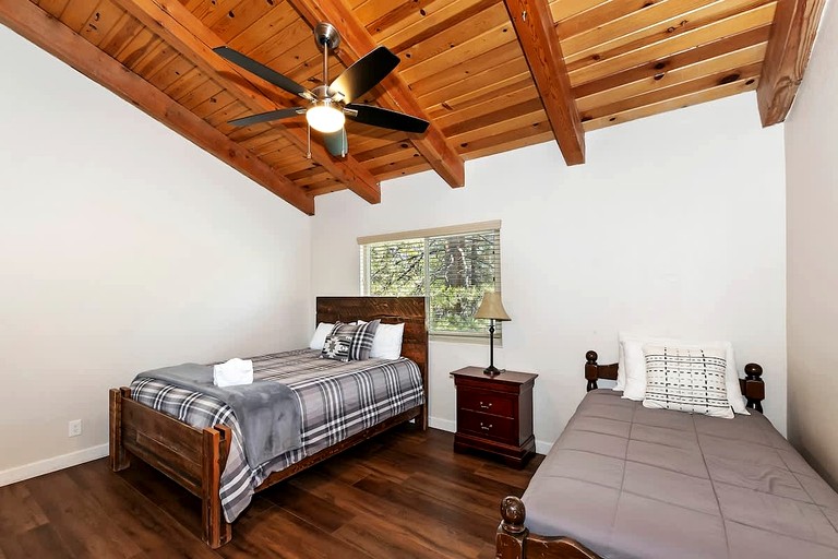 Cabins (United States of America, Big Bear Lake, California)