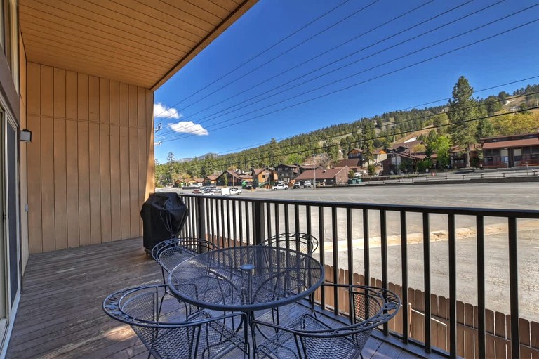 Cabins (United States of America, Big Bear Lake, California)