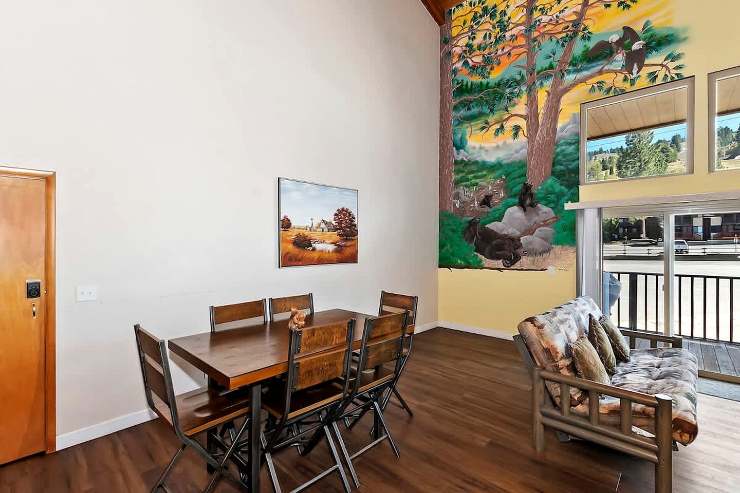 Spacious Cabin Suite with Barbecue Perfect for Winter Sports in Big Bear Lake, California