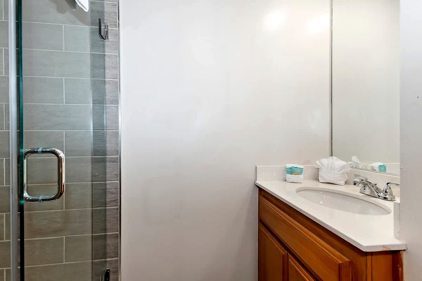 Spacious Cabin Suite with Barbecue Perfect for Winter Sports in Big Bear Lake, California