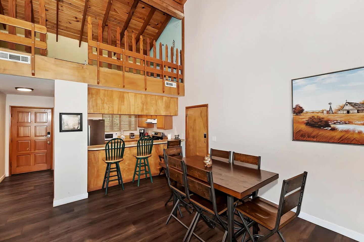 Spacious Cabin Suite with Barbecue Perfect for Winter Sports in Big Bear Lake, California