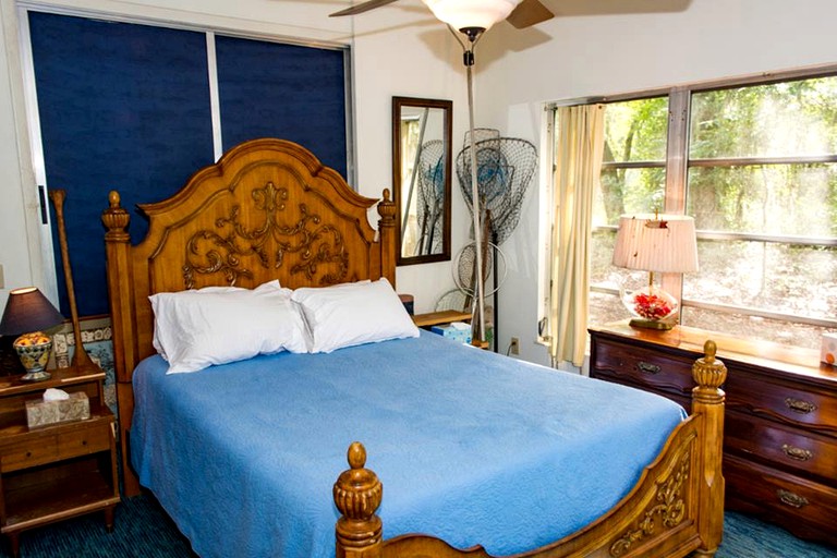 Cabins (Interlachen, Florida, United States)