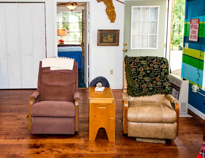 Cabins (Interlachen, Florida, United States)